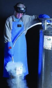 Cryo.Expert Cryo Protection Set – Gloves 400mm S, Face Shield, Apron, and Two Safety Labels